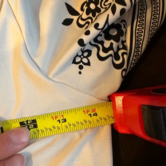 BCBG MaxAzria Jersey Kent RapFront Top SZ XS Cream Color W Black Floral … - Picture 10 of 11